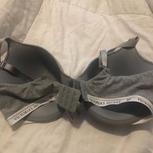 Victoria Secret underwire lightly padded bra